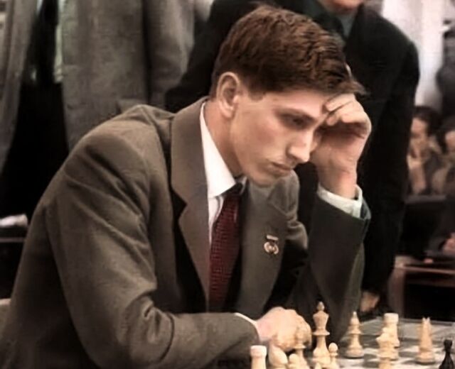 Бобби Фишер в возрасте 13 лет стал чемпионом США по шахматам Бобби Фишер в возрасте 13 лет стал чемпионом США по шахматам