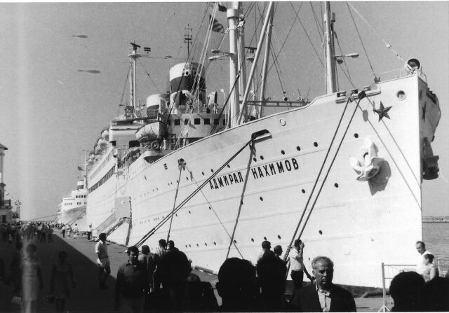 Катастрофа пассажирского лайнера «Адмирал Нахимов» Катастрофа пассажирского лайнера «Адмирал Нахимов»