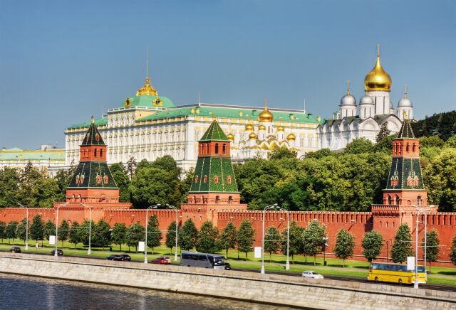Москве возвращен статус столицы России Москве возвращен статус столицы России