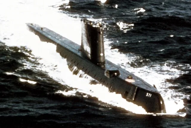 На воду спущена первая в мире атомная подводная лодка На воду спущена первая в мире атомная подводная лодка
