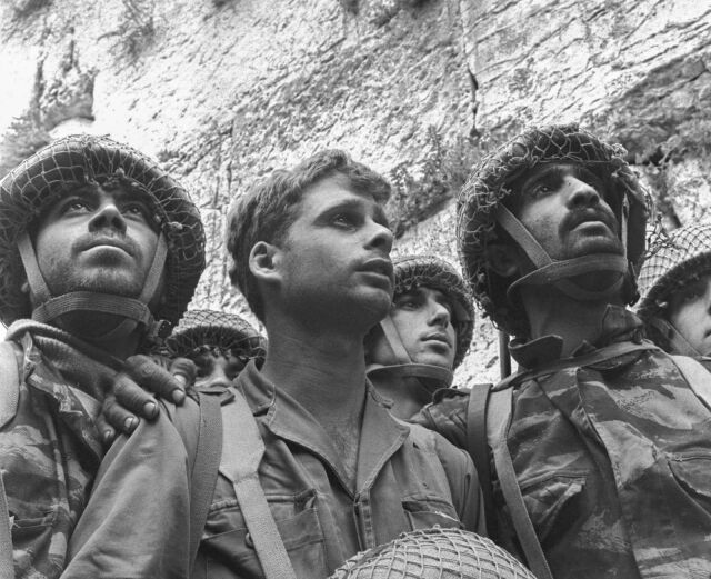 Началась Шестидневная война между Израилем и Египтом, Сирией и Иорданией Началась Шестидневная война между Израилем и Египтом, Сирией и Иорданией