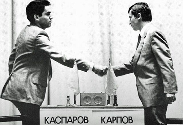 Начало матча за звание чемпиона мира по шахматам между Карповым и Каспаровым* Начало матча за звание чемпиона мира по шахматам между Карповым и Каспаровым*