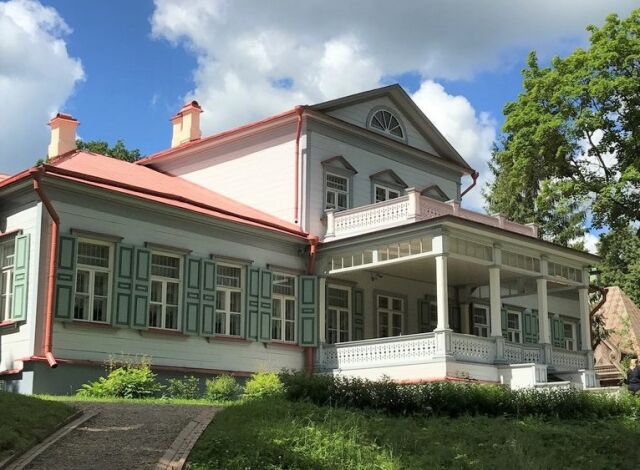Основан музей-усадьба Абрамцево Основан музей-усадьба Абрамцево