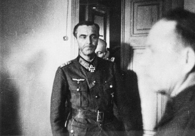 Советскими войсками взят в плен генерал-фельдмаршал Фридрих Паулюс Советскими войсками взят в плен генерал-фельдмаршал Фридрих Паулюс