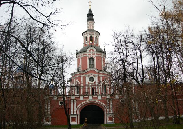 В Москве состоялась церемония перезахоронения останков генерала Деникина и философа Ильина В Москве состоялась церемония перезахоронения останков генерала Деникина и философа Ильина