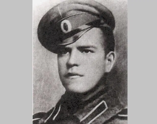 В русскую армию принят 18-летний Георгий Жуков – будущий Маршал Советского Союза В русскую армию принят 18-летний Георгий Жуков – будущий Маршал Советского Союза