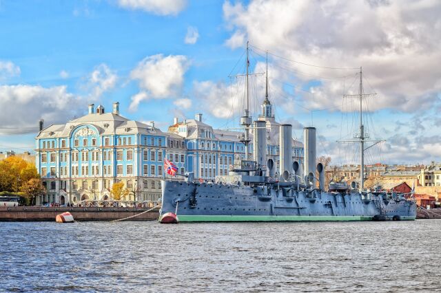 В Санкт-Петербурге поставлен на вечную стоянку крейсер «Аврора» В Санкт-Петербурге поставлен на вечную стоянку крейсер «Аврора»