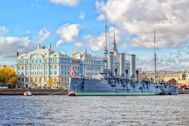 В Санкт-Петербурге поставлен на вечную стоянку крейсер «Аврора»