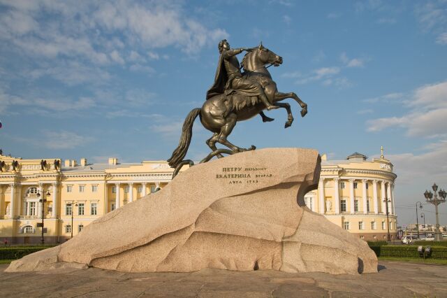 В Санкт-Петербурге торжественно открыт памятник Петру I («Медный всадник») В Санкт-Петербурге торжественно открыт памятник Петру I («Медный всадник»)
