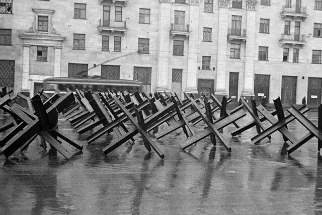 Великая Отечественная война — в Москве объявлено осадное положение Великая Отечественная война — в Москве объявлено осадное положение