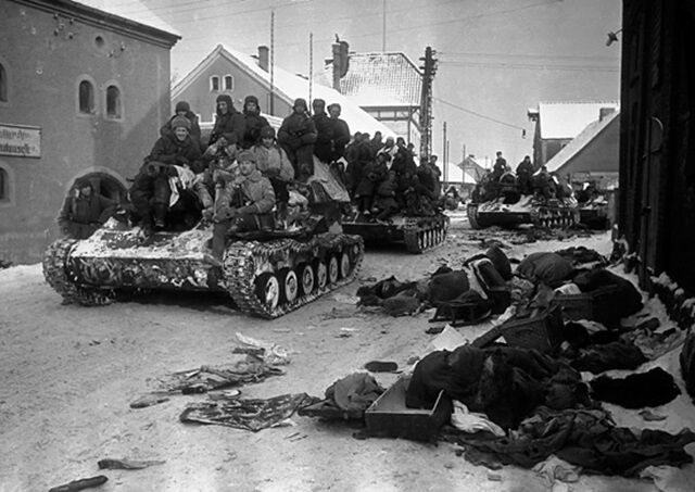 Завершилась Восточно-Прусская стратегическая наступательная операция советских войск Завершилась Восточно-Прусская стратегическая наступательная операция советских войск
