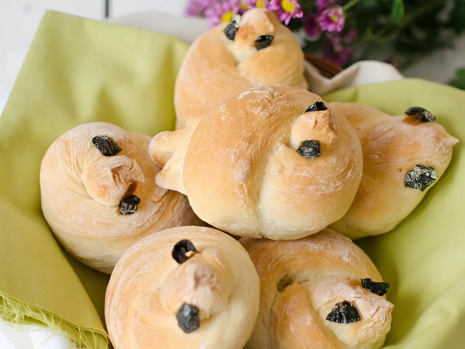 Сороки, Жаворонки