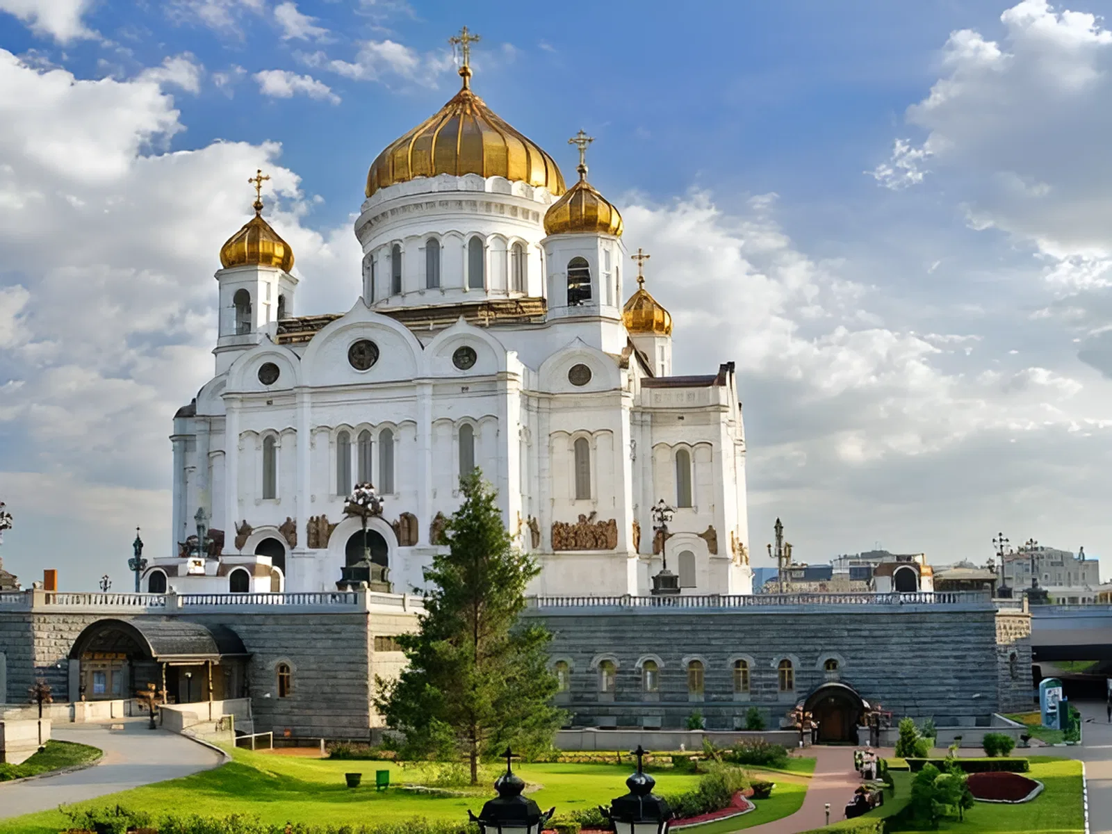 В Москве освящен храм Христа Спасителя