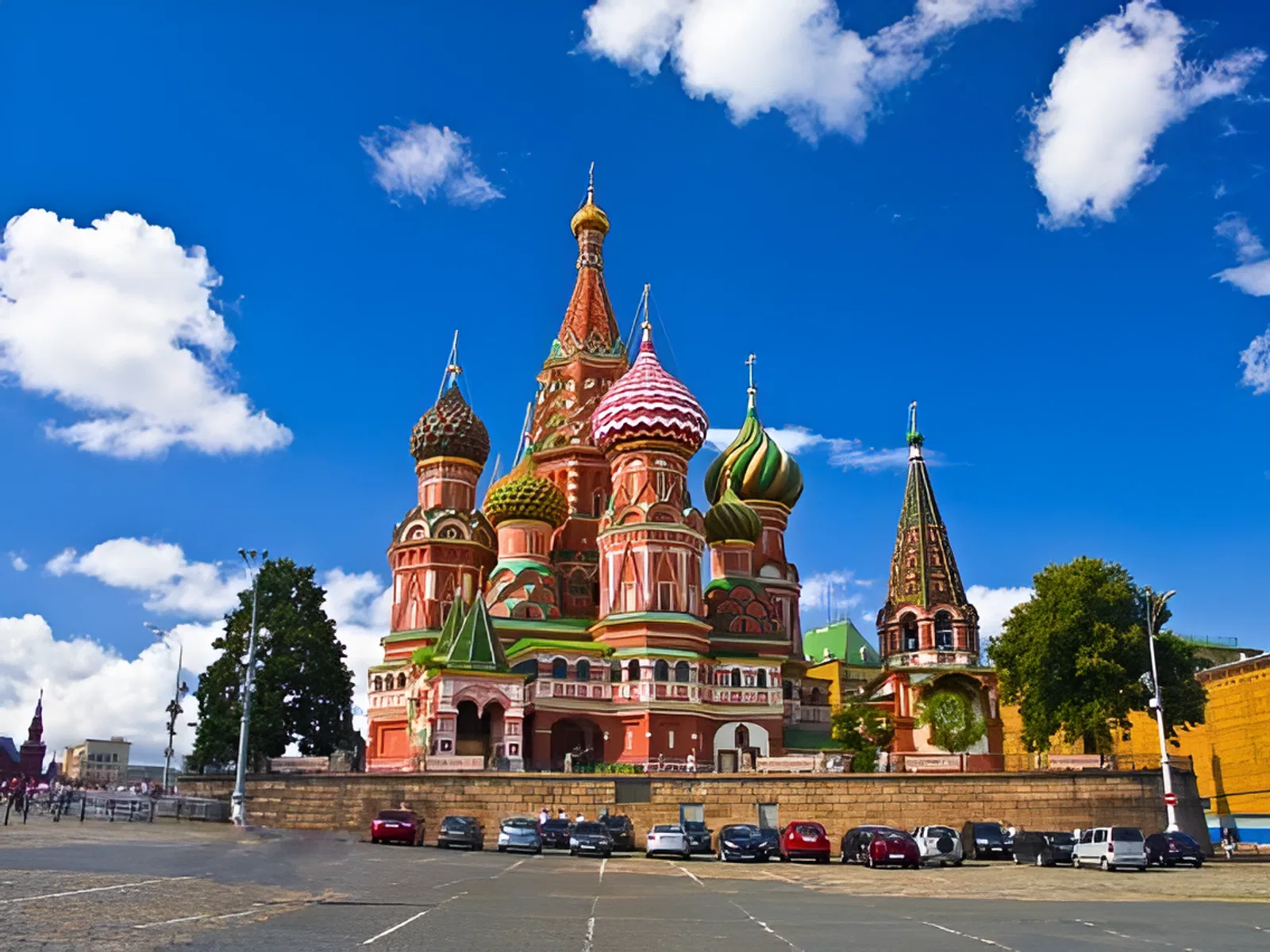 На Красной Площади в Москве освящен Покровский собор, известный также как Храм Василия Блаженного