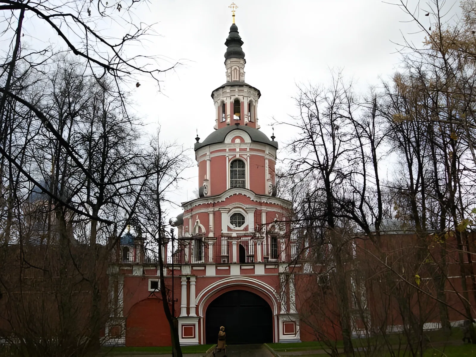 В Москве состоялась церемония перезахоронения останков генерала Деникина и философа Ильина В Москве состоялась церемония перезахоронения останков генерала Деникина и философа Ильина