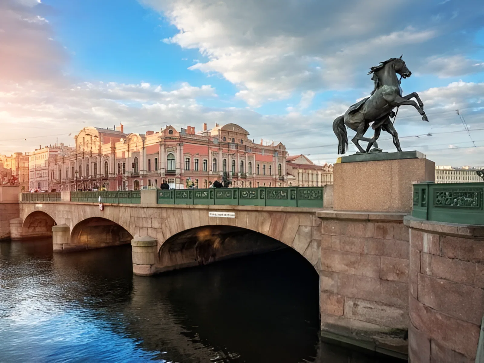 В Петербурге после реставрации торжественно открыт Аничков мост В Петербурге после реставрации торжественно открыт Аничков мост