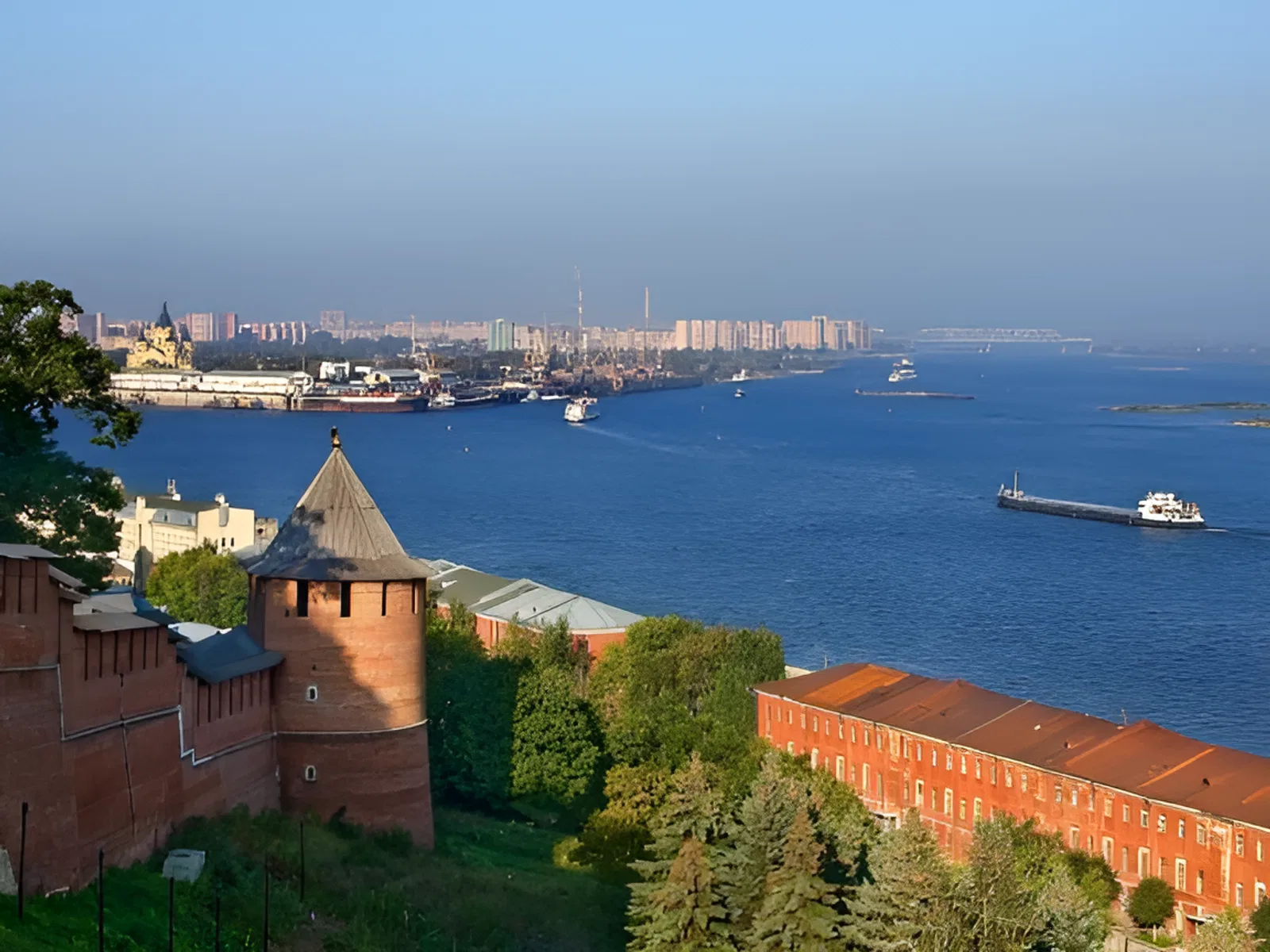 Началась ссылка Андрея Дмитриевича Сахарова