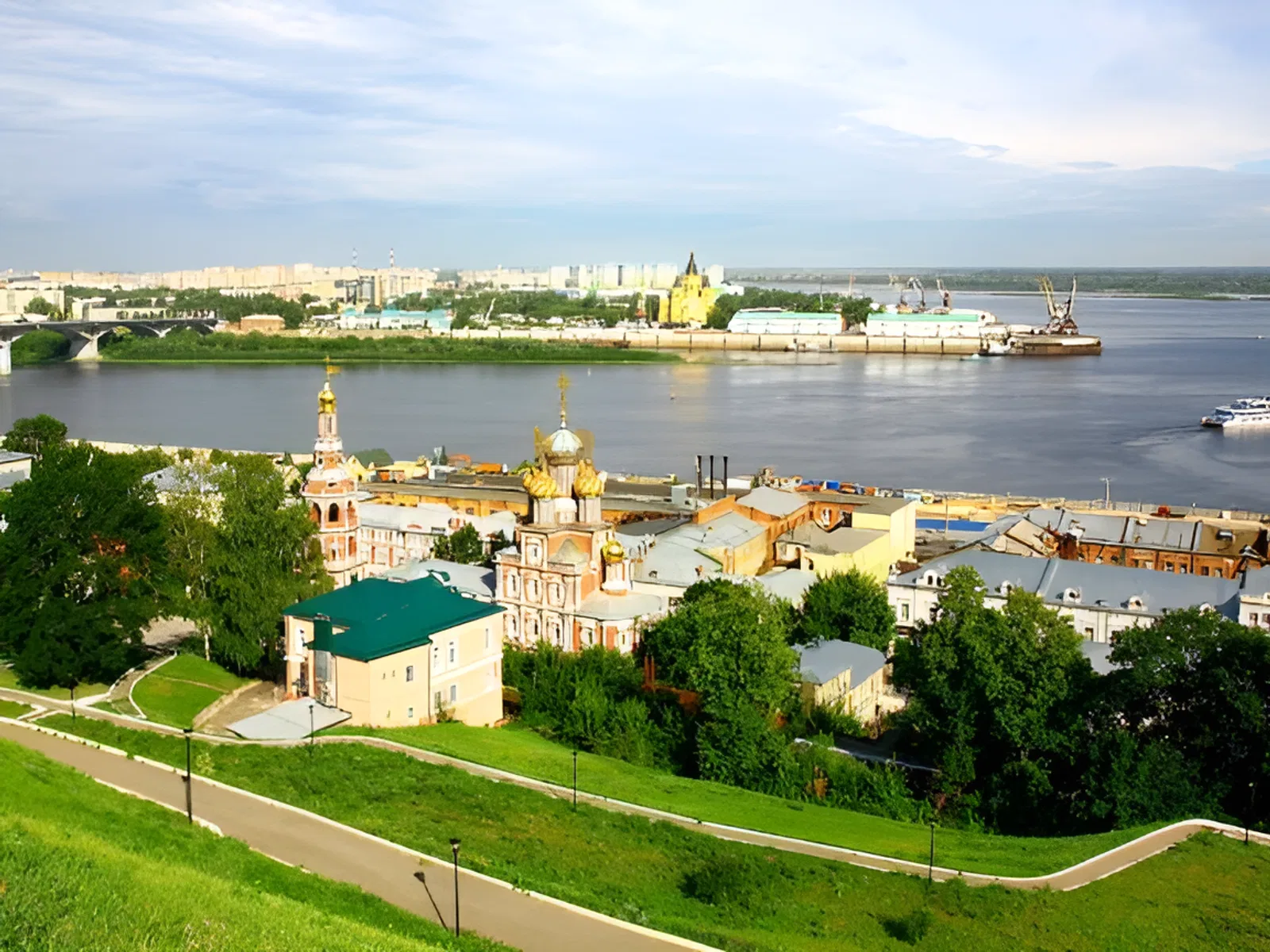 Городу Горькому возвращено его историческое название – Нижний Новгород Городу Горькому возвращено его историческое название – Нижний Новгород
