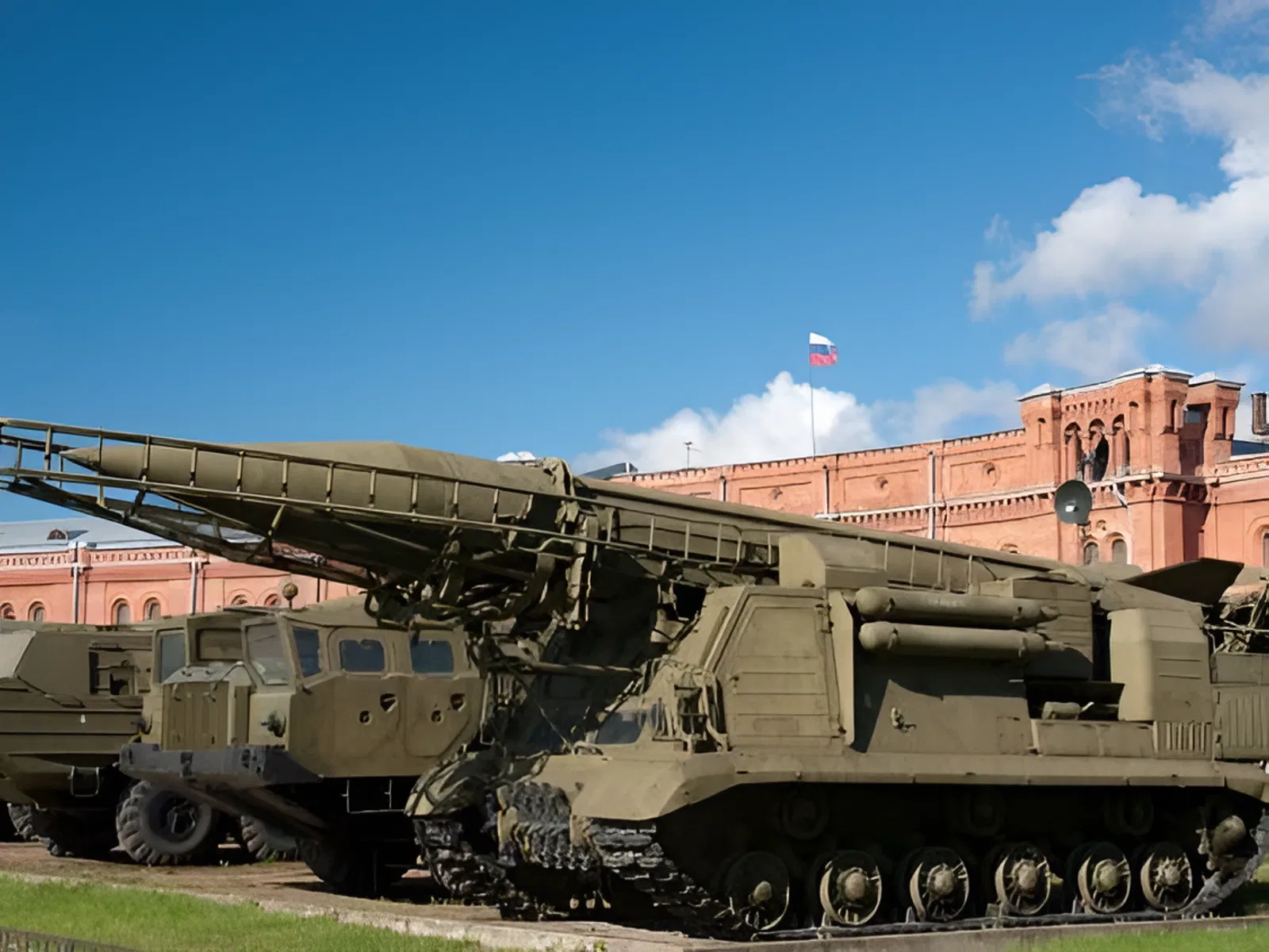 Решением правительства СССР созданы ракетные войска стратегического назначения (РВСН) Решением правительства СССР созданы ракетные войска стратегического назначения (РВСН)