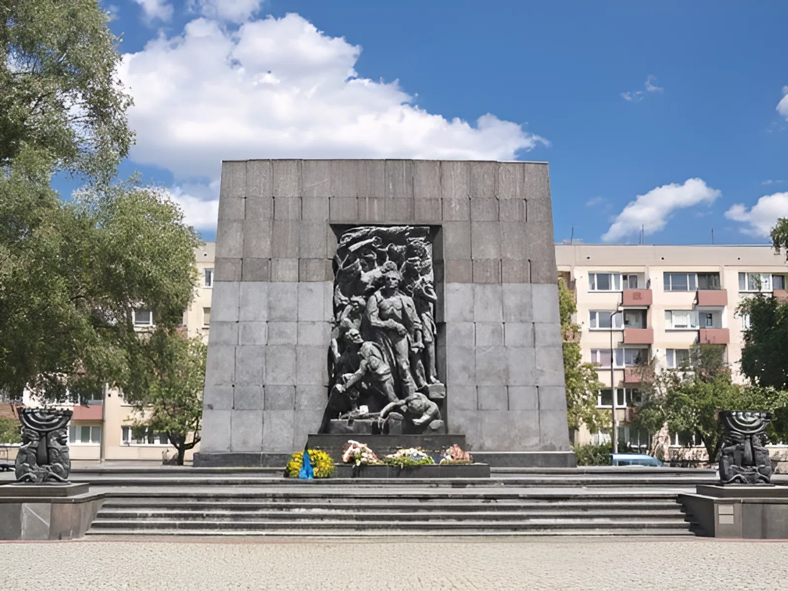 Началось вооруженное восстание узников варшавского гетто против нацистов