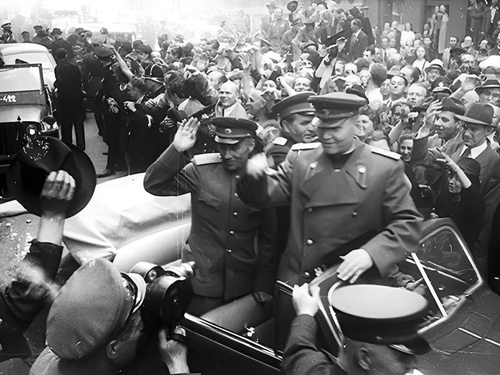 В Праге началось вооруженное восстание против гитлеровских оккупантов В Праге началось вооруженное восстание против гитлеровских оккупантов