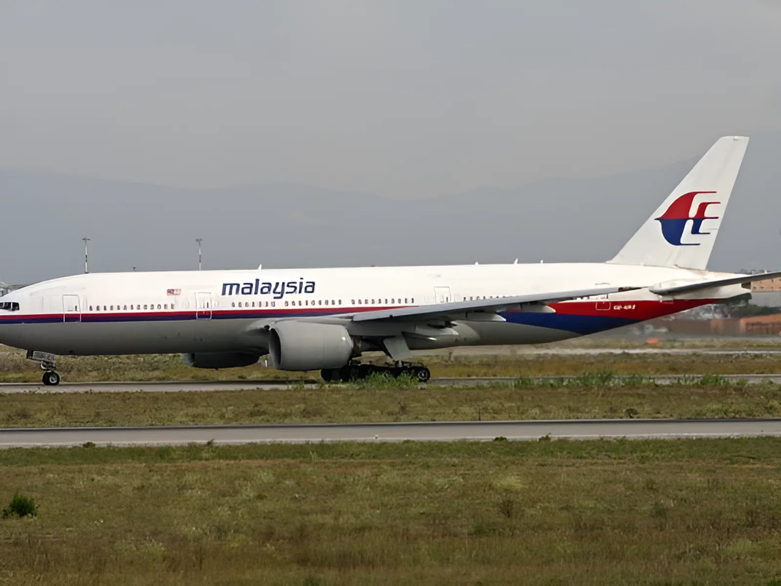 Произошло крушение самолета Boeing-777 под Донецком Произошло крушение самолета Boeing-777 под Донецком