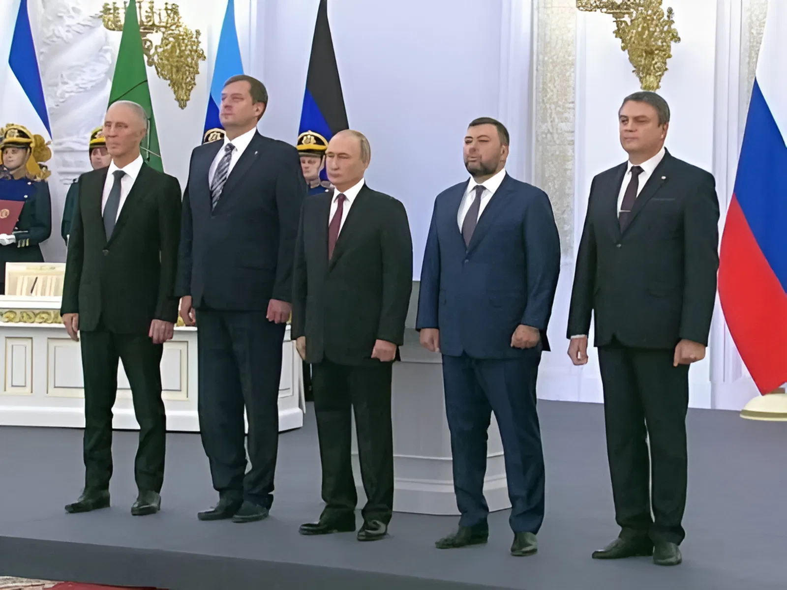 Президент России подписал договоры о включении четырех новых субъектов в состав Российской Федерации Президент России подписал договоры о включении четырех новых субъектов в состав Российской Федерации