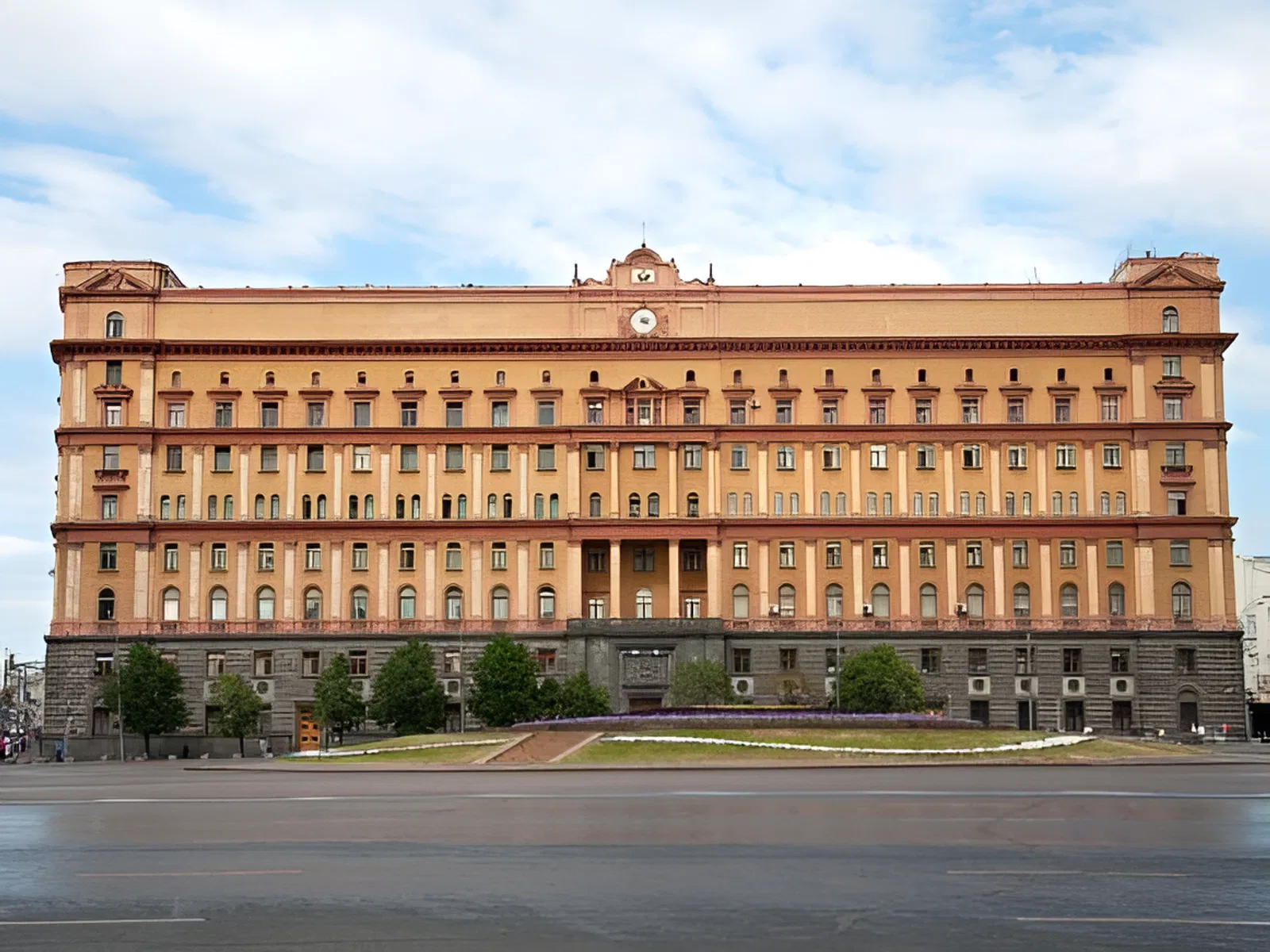 Создан Комитет государственной безопасности при Совете Министров СССР Создан Комитет государственной безопасности при Совете Министров СССР