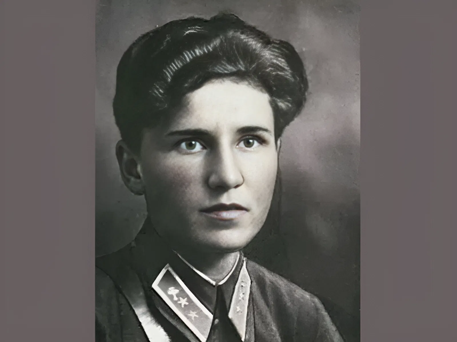 Екатерина Буданова (7 декабря 1916 - 19 июля 1943), советский летчик-истребитель, Герой России Екатерина Буданова (7 декабря 1916 - 19 июля 1943), советский летчик-истребитель, Герой России