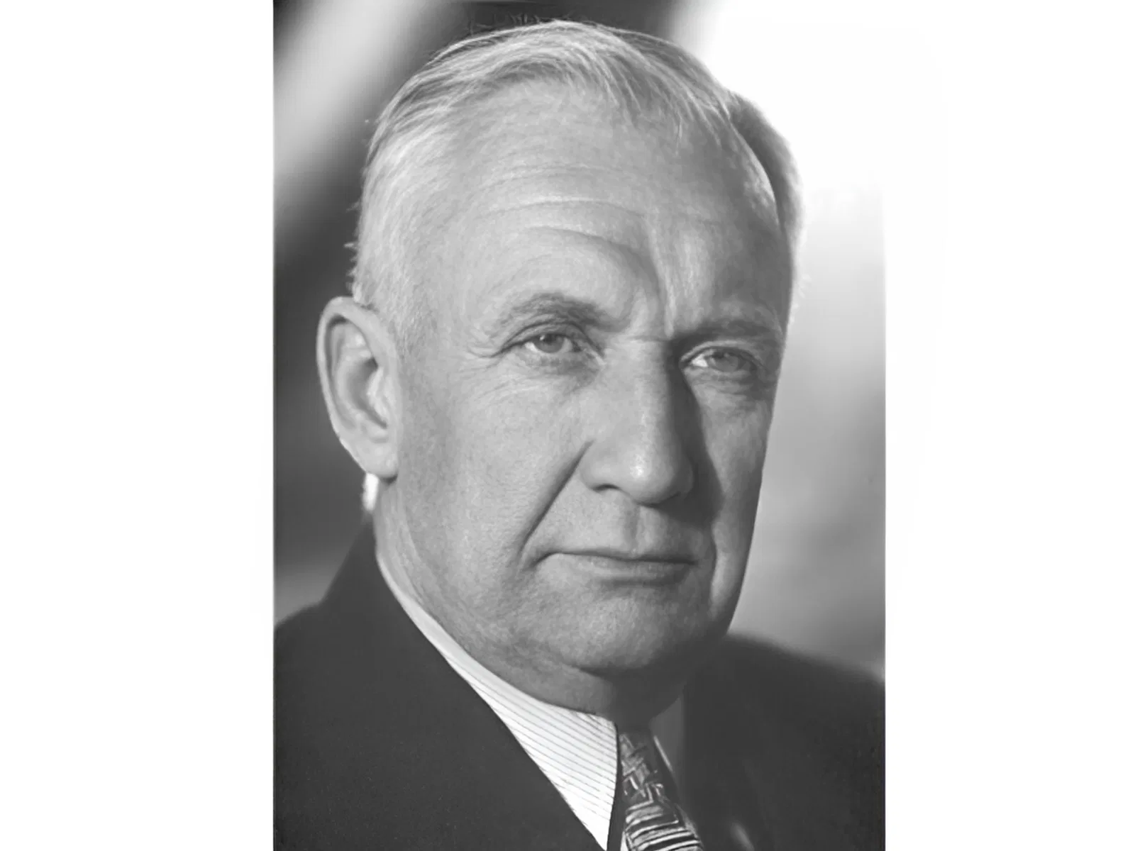 Игорь Тамм (8 июля 1895 - 12 апреля 1971), советский физик, Нобелевский лауреат Игорь Тамм (8 июля 1895 - 12 апреля 1971), советский физик, Нобелевский лауреат