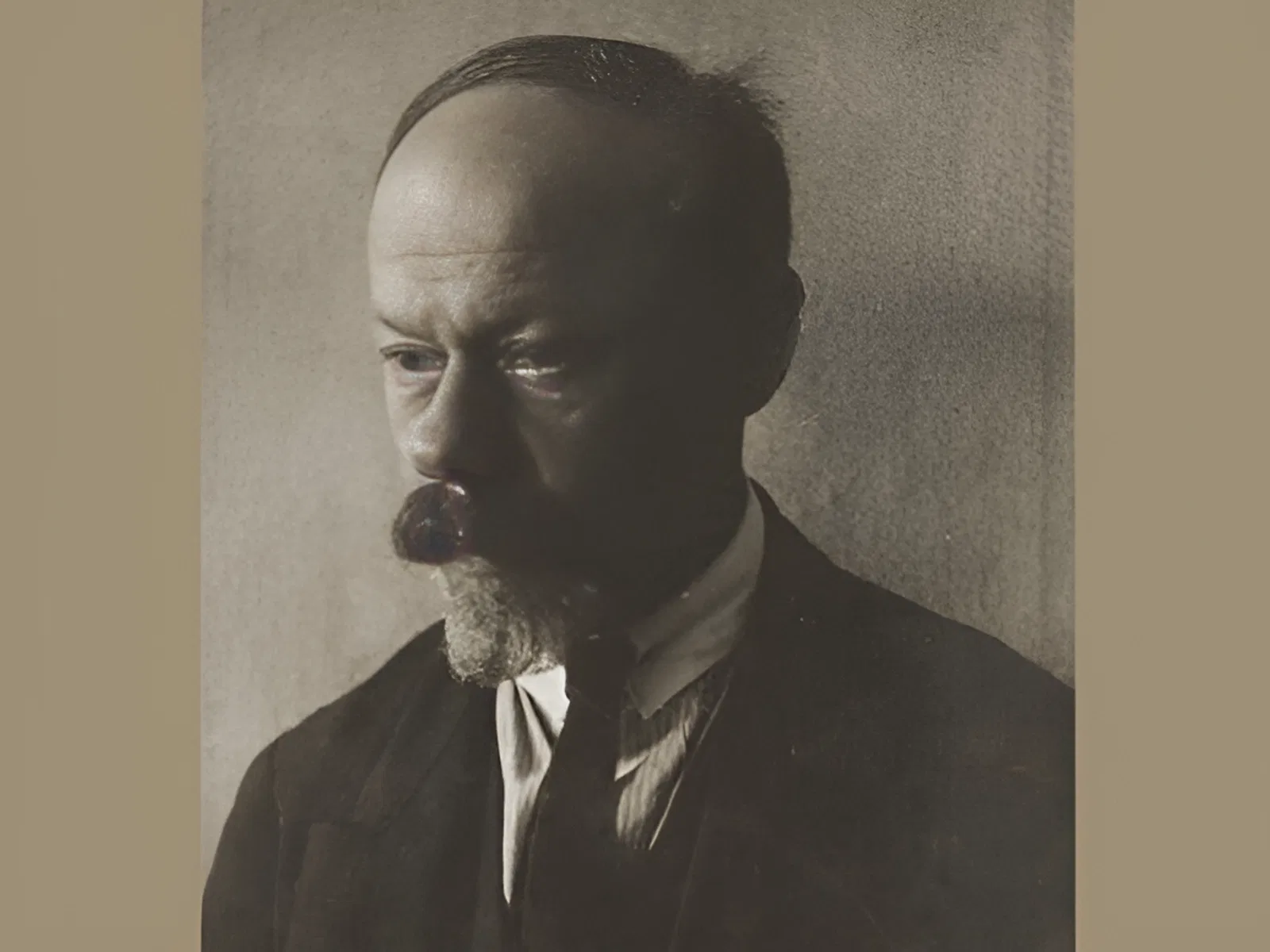Михаил Гнесин (2 февраля 1883 - 5 мая 1957), советский композитор, музыкальный деятель, педагог, профессор Михаил Гнесин (2 февраля 1883 - 5 мая 1957), советский композитор, музыкальный деятель, педагог, профессор