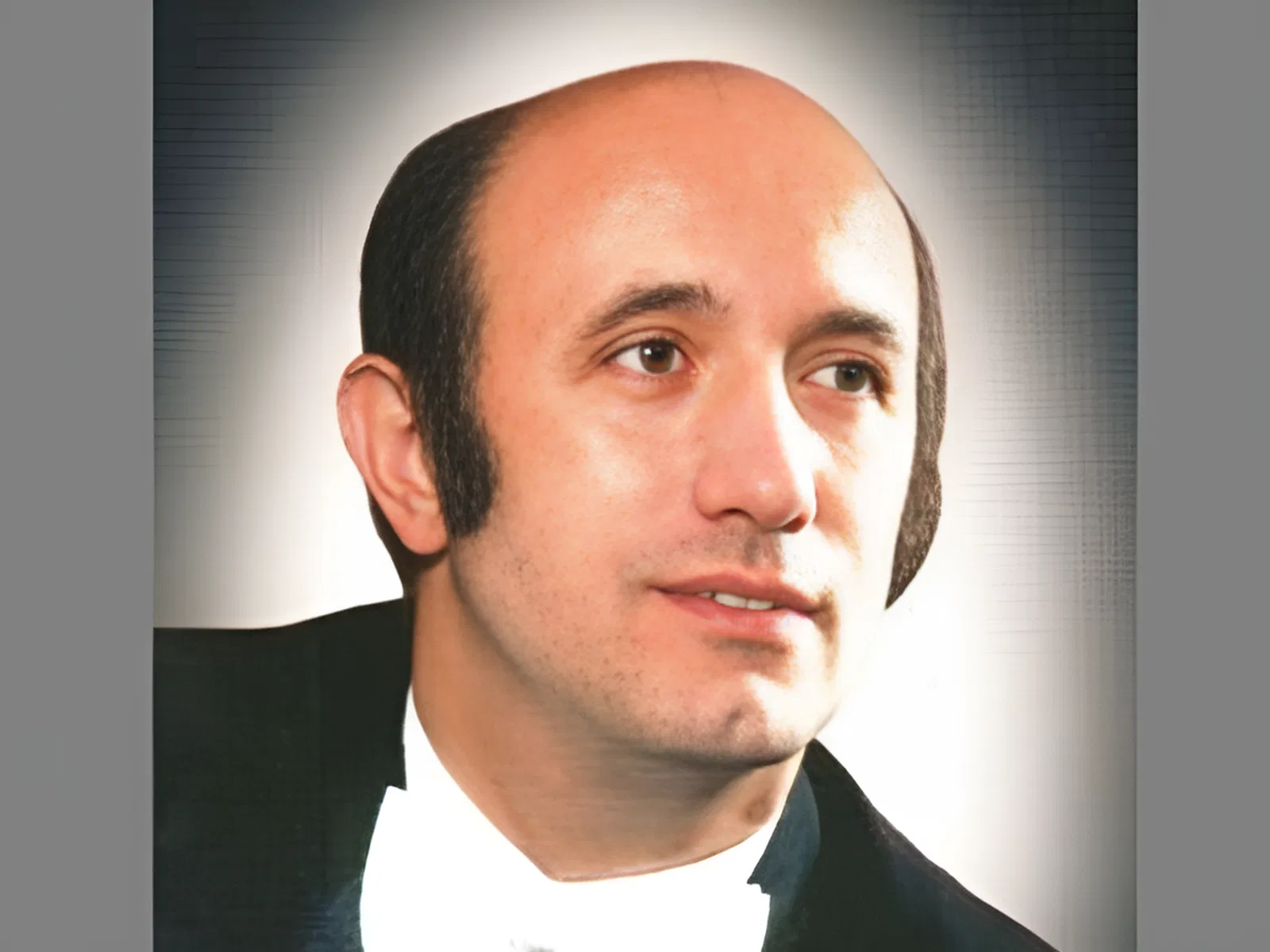 Николай Калинин (12 августа 1944 - 6 июня 2004), советский дирижер, композитор, профессор, Народный артист РСФСР
