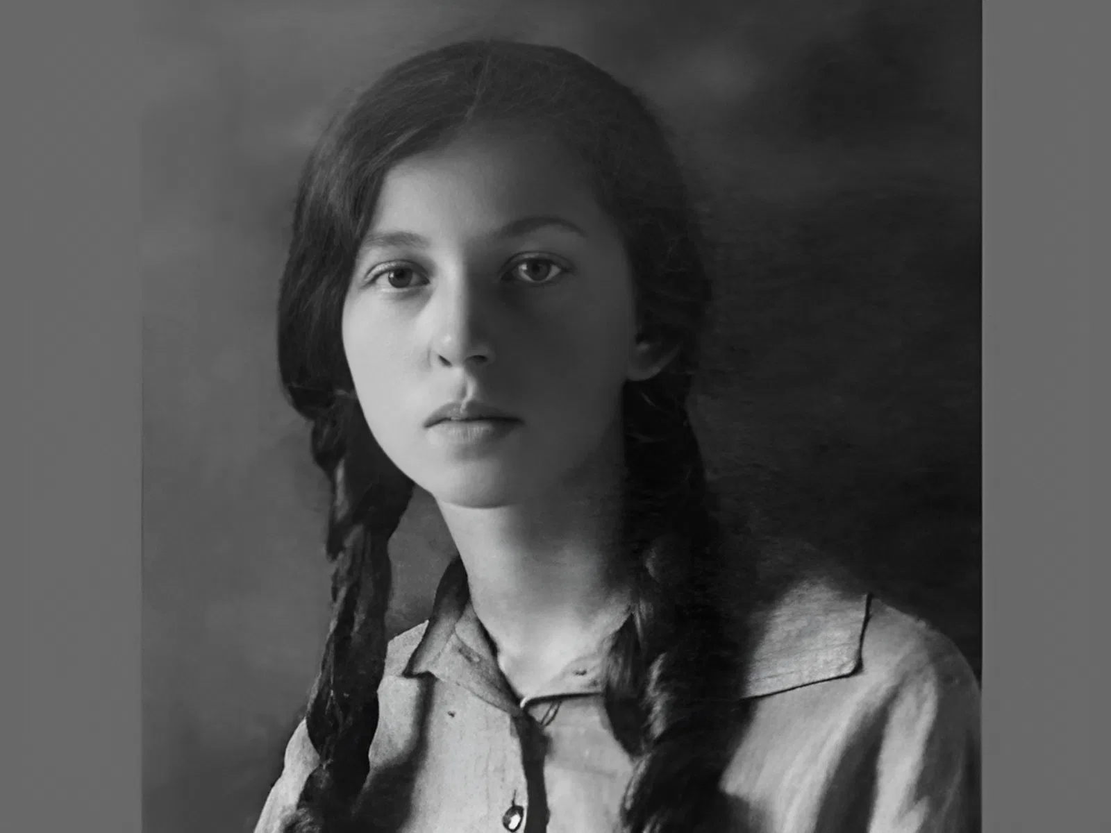Нора Галь (27 апреля 1912 - 23 июля 1991), советская переводчица и литературный критик Нора Галь (27 апреля 1912 - 23 июля 1991), советская переводчица и литературный критик