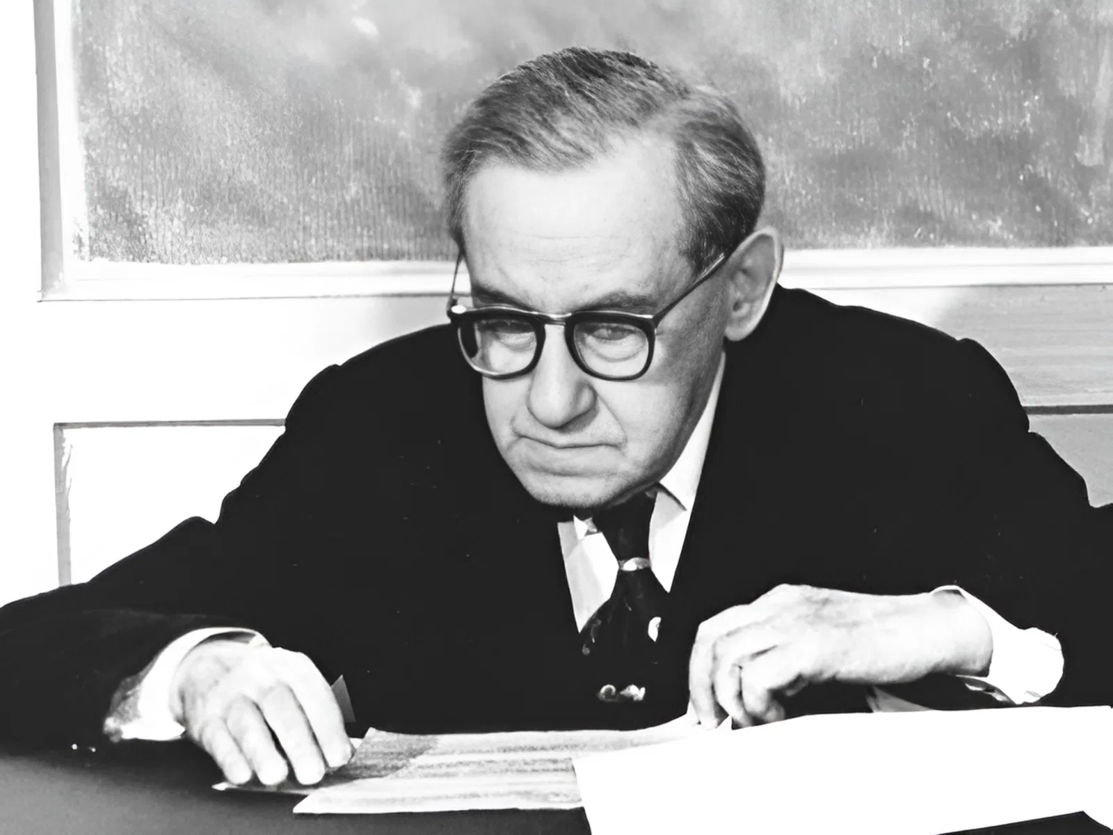 Дитмар Розенталь (24 февраля 1900 - 29 июля 1994), советский лингвист, переводчик, профессор Дитмар Розенталь (24 февраля 1900 - 29 июля 1994), советский лингвист, переводчик, профессор
