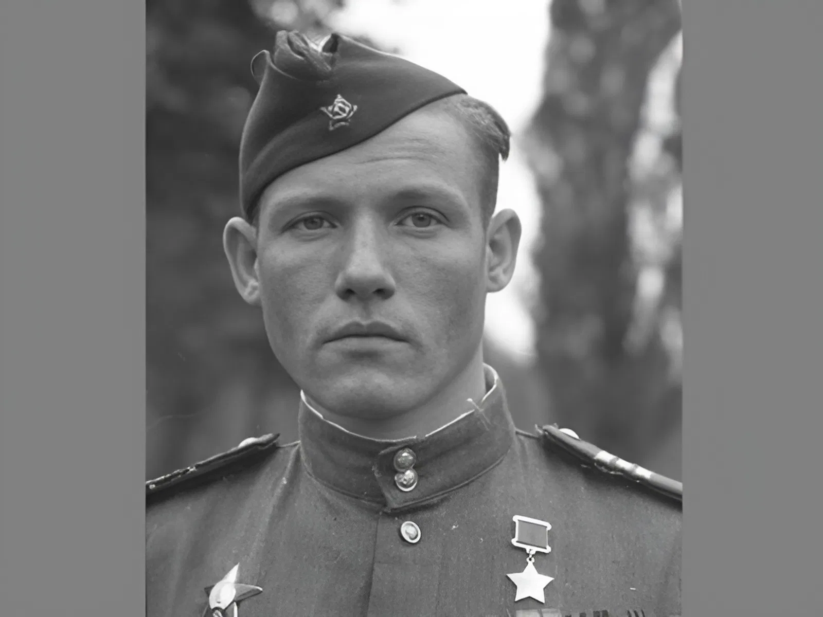 Михаил Егоров (5 мая 1923 - 20 июня 1975), советский военнослужащий, сержант Красной Армии, герой Советского Союза Михаил Егоров (5 мая 1923 - 20 июня 1975), советский военнослужащий, сержант Красной Армии, герой Советского Союза
