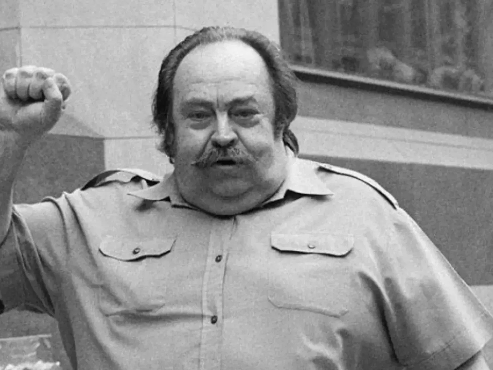 Александр Бовин (9 августа 1930 - 29 апреля 2004), советский журналист, публицист, политолог, дипломат