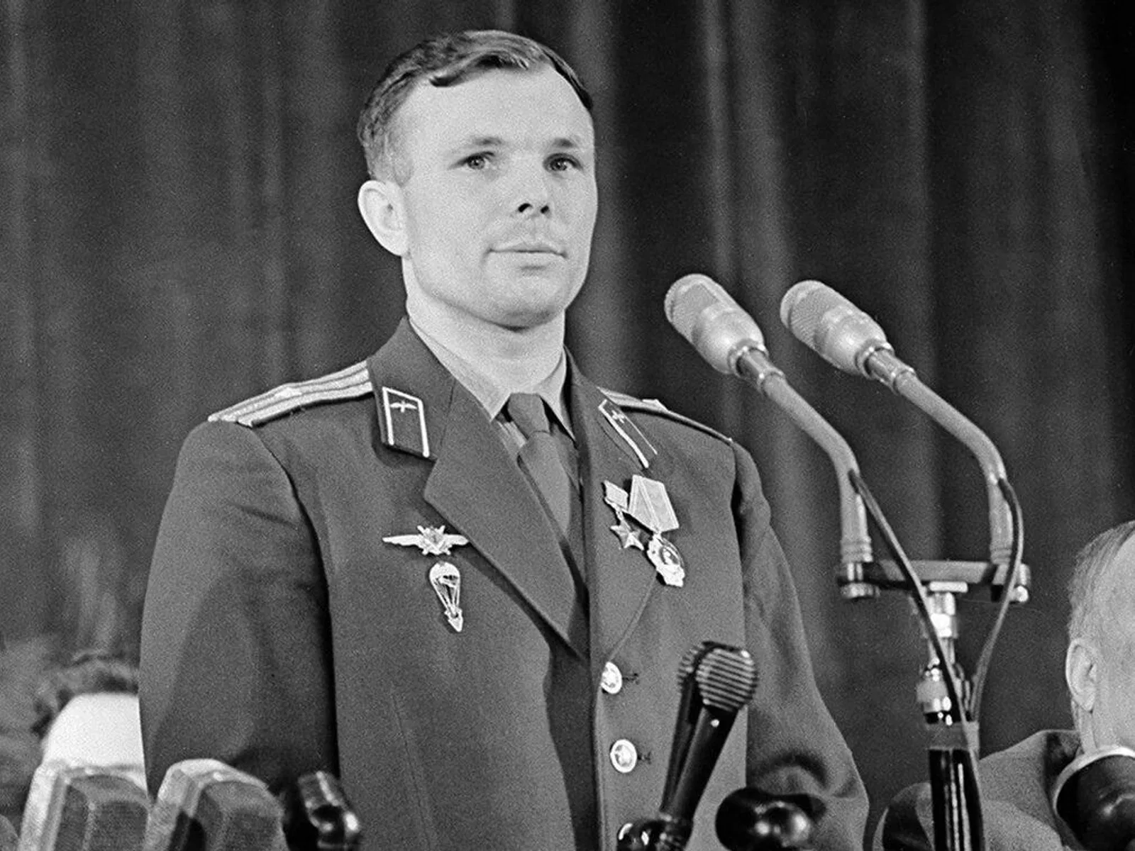 Юрий Гагарин во время пресс-конференции 15 апреля 1961 года Фото Б. Вдовенко. 15 апреля 1961 года. Главархив Москвы