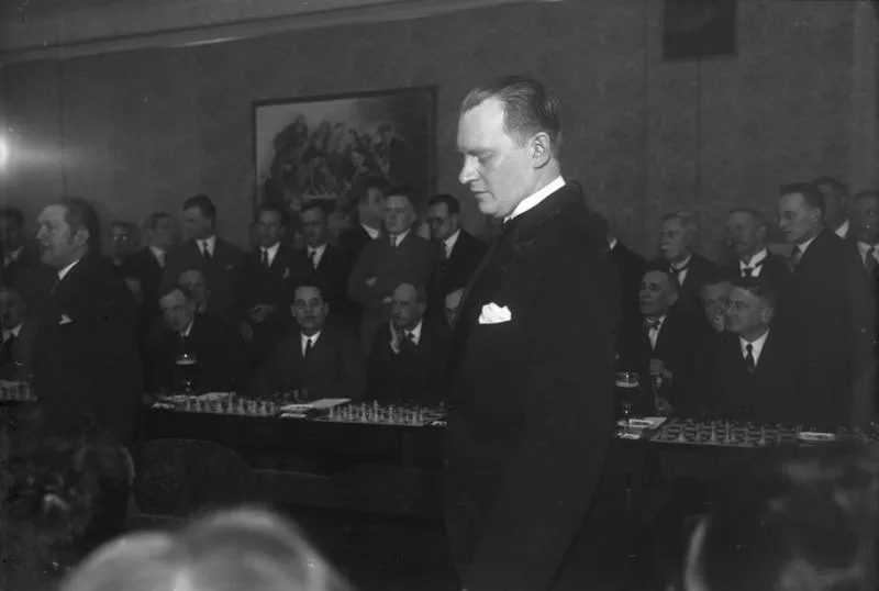1930 год. Автор неизвестен