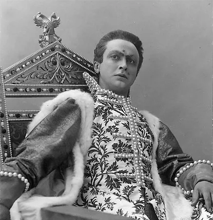 Сцена из постановки «Дмитрий Самозванец и Василий Шуйский» (1909 год), незадолго до полной потери слуха актёром