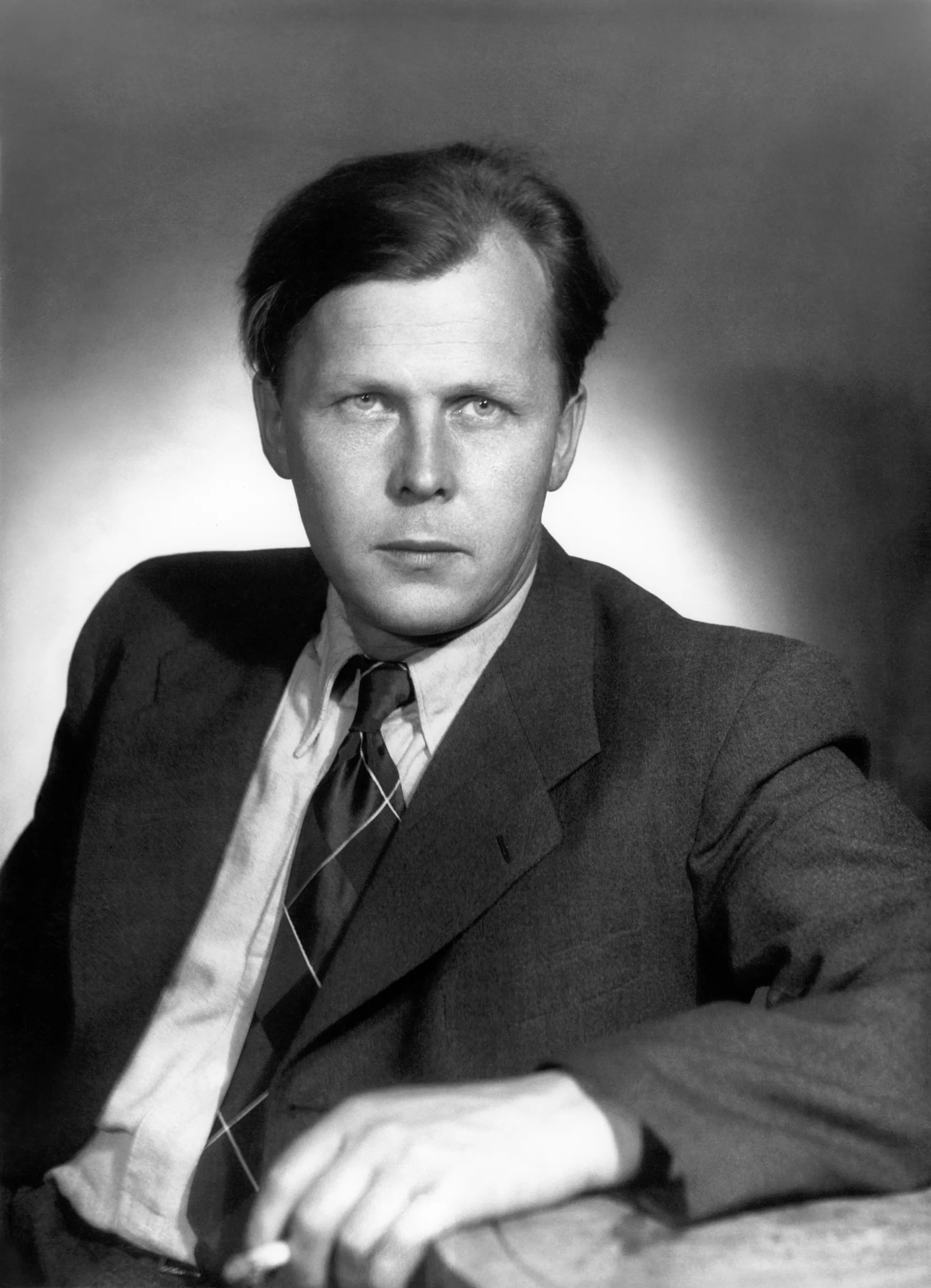 Александр Твардовский, 1947 год Архивный фотопортрет, 1947 год