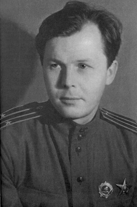 Александр Твардовский, 1943 год Автор неизвестен