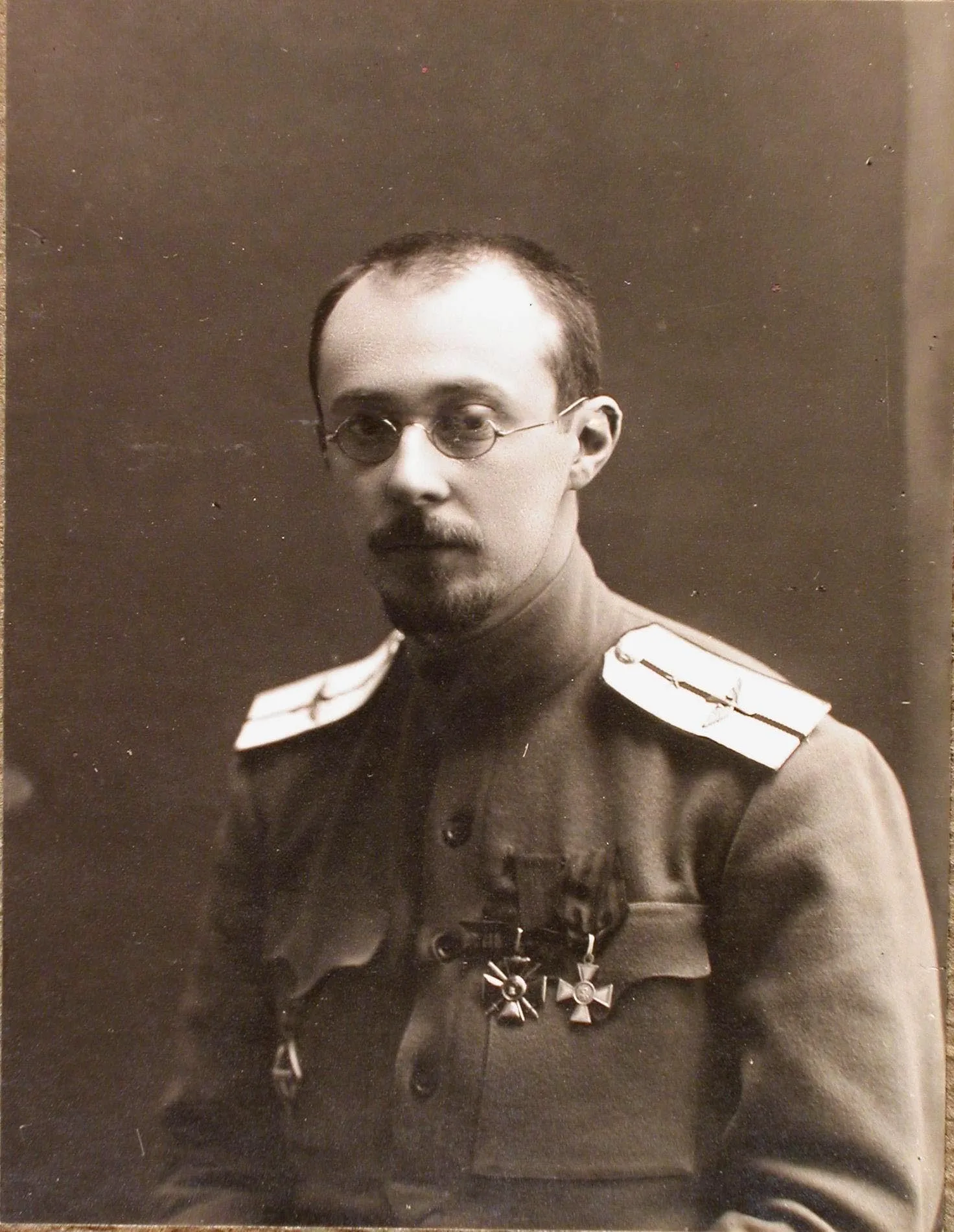 Портрет прапорщика А. А. Фридмана, преподавателя киевской военной школы лётчиков‑наблюдателей 1916 год