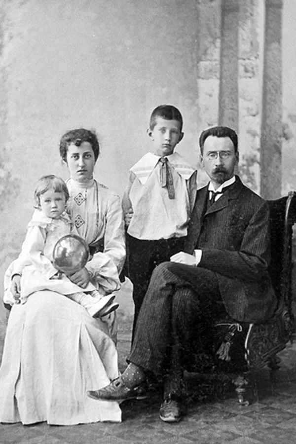 Алексей Александрович Бахрушин с семьёй 1901 год, неизвестный автор