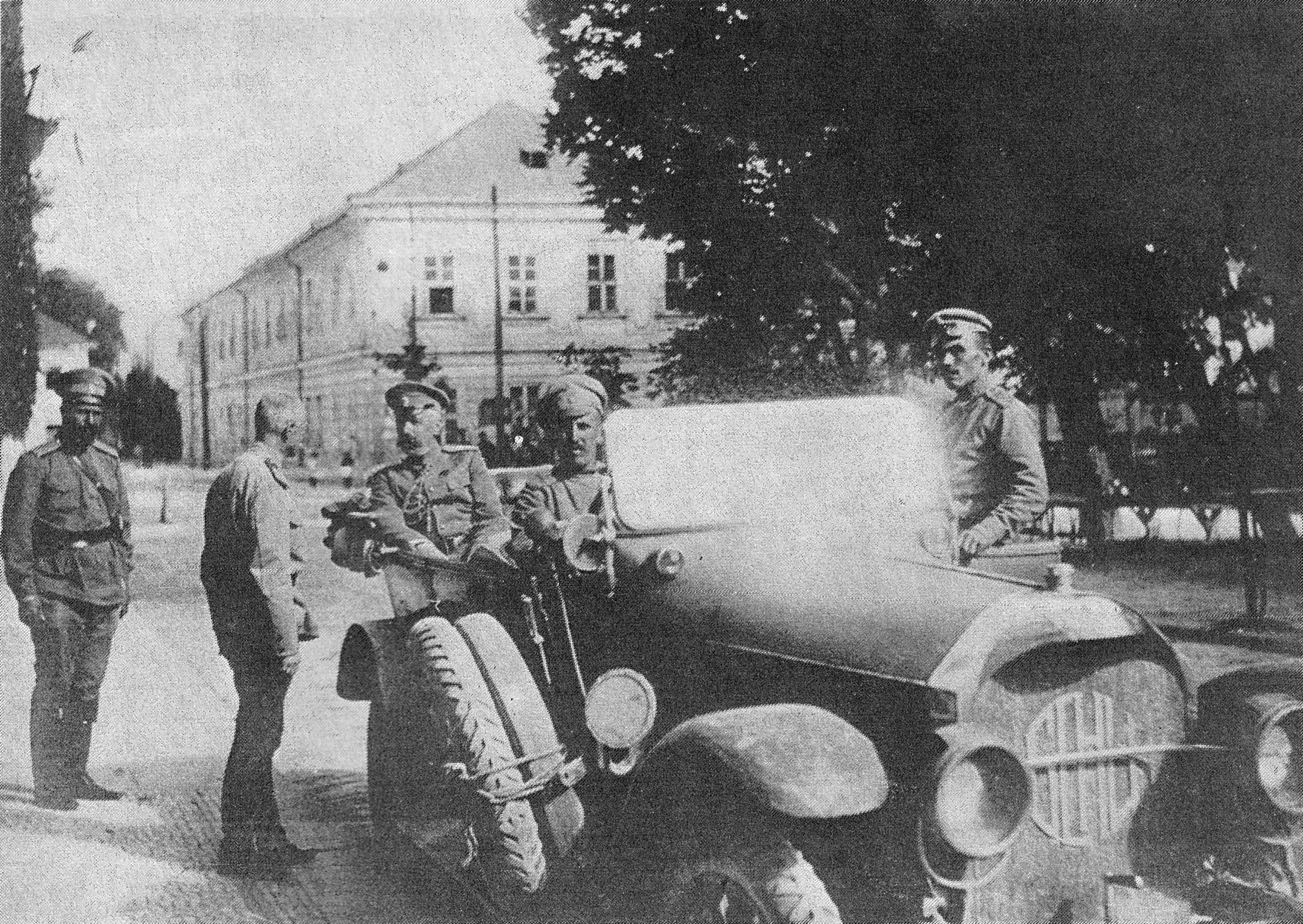 1915 Брусилов и в.кн.Георг.Михайлович 1915. НеизвестенUnknown в источнике не указан
