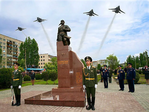 Официальный портрет Героя Советского Союза