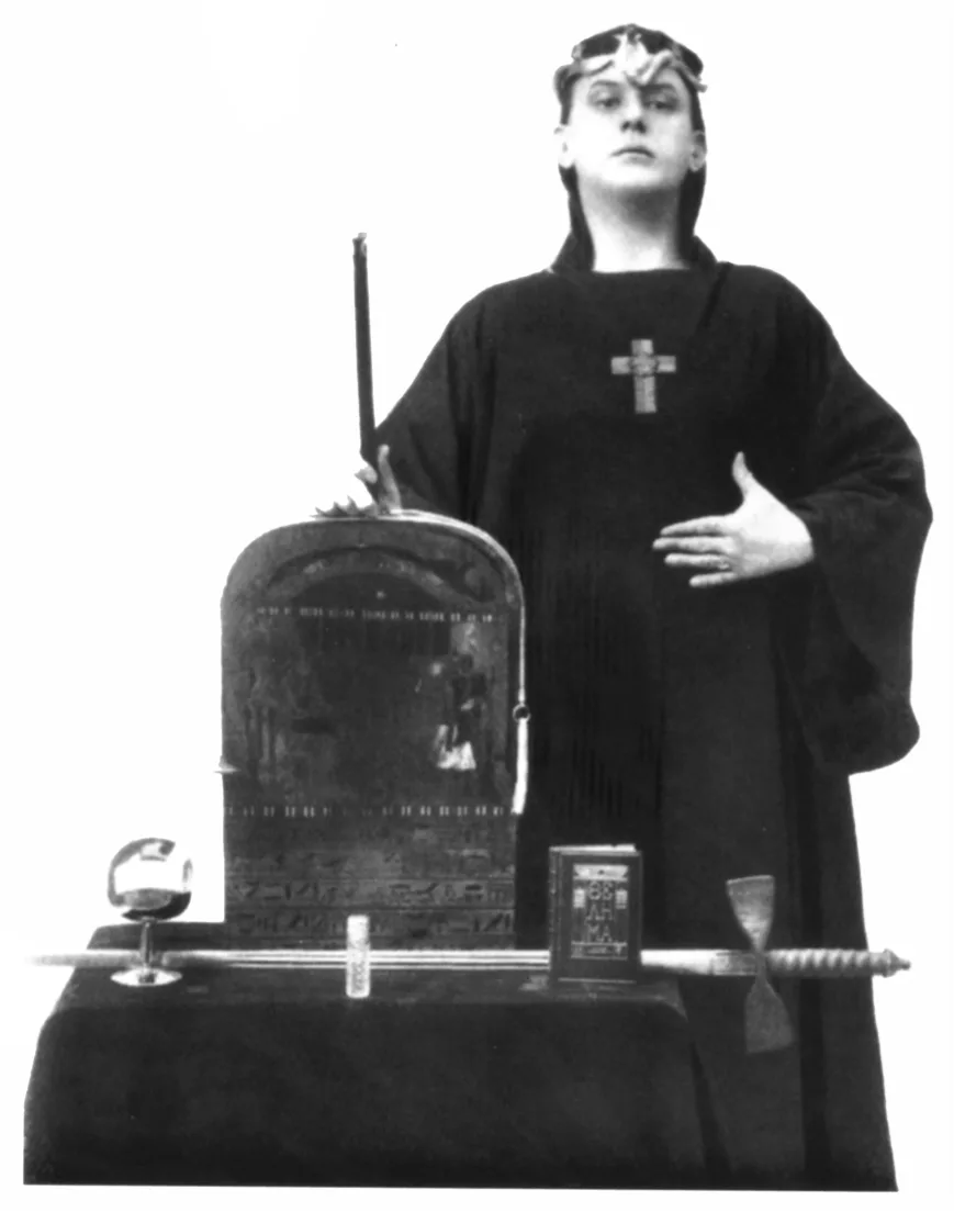 1912. Алистер Кроули