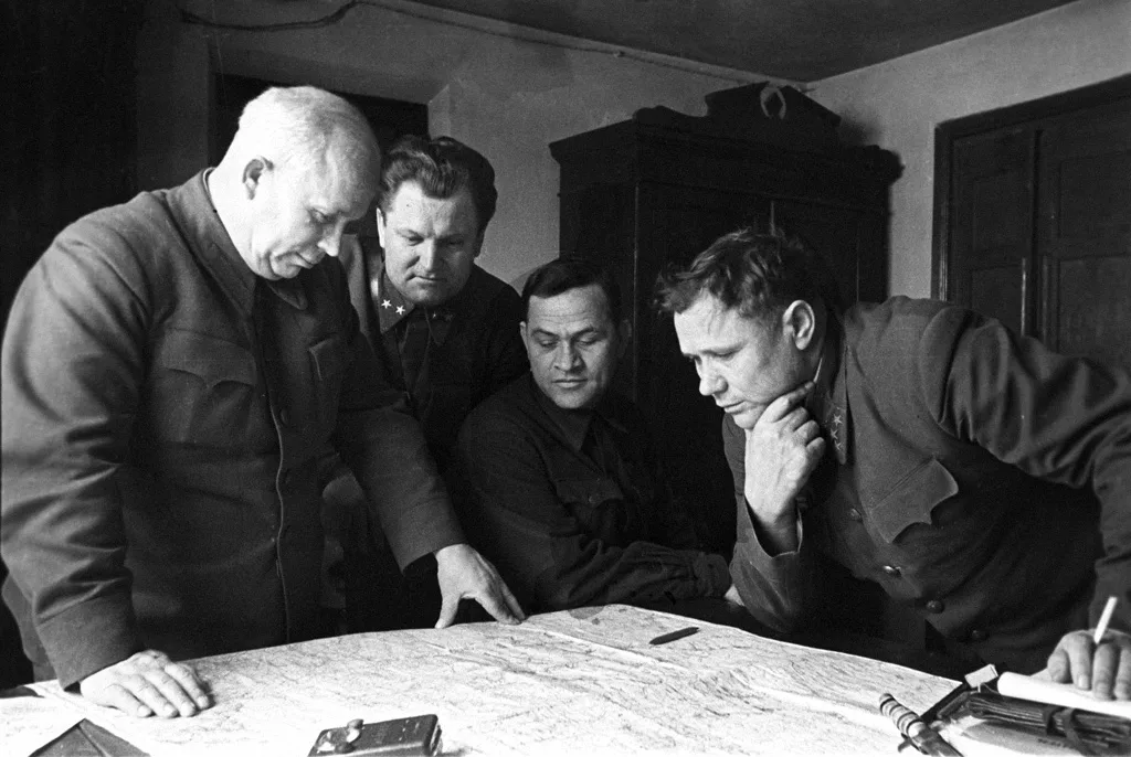 1942
