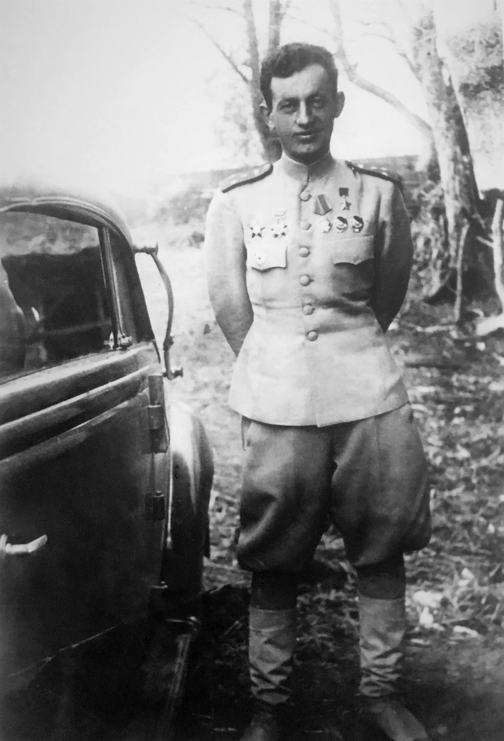 Герой Советского Союза полковник А. Х. Бабаджанян 1944. Неизвестный автор