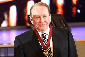 Александр Масляков (24 ноября 1941 - 8 сентября 2024) , советский и российский телеведущий, руководитель и ведущий КВН Александр Масляков (24 ноября 1941 - 8 сентября 2024) , советский и российский телеведущий, руководитель и ведущий КВН