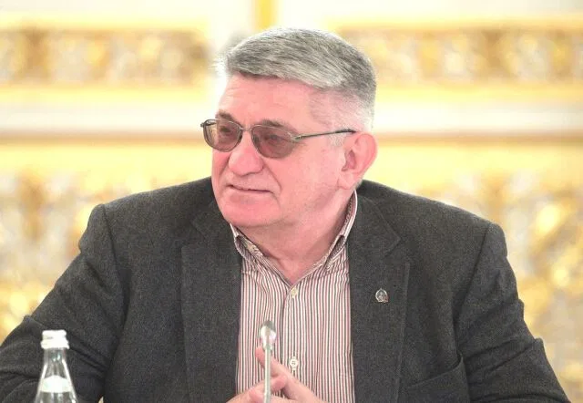 Александр Сокуров